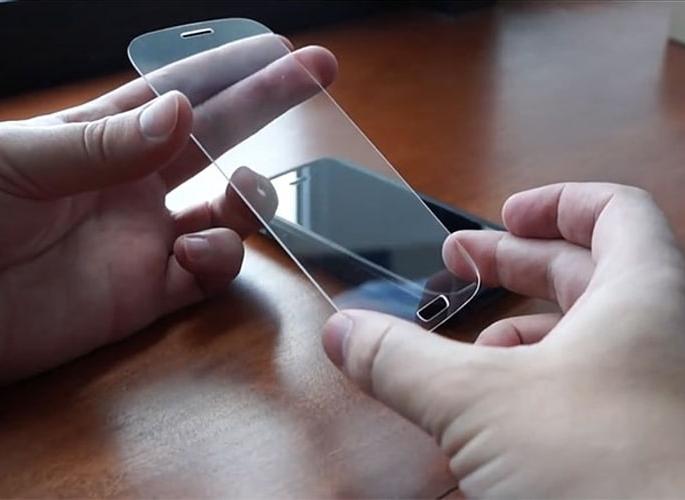 Putting a screenguard on a smartphone ?; Then read this, otherwise it could hit thousands | Smartphone ला स्क्रिनगार्ड लावता?; मग हे वाचाच, नाहीतर बसू शकतो हजारोंचा फटका Putting a screenguard on a smartphone ?; Then read this, otherwise it could hit thousands | Smartphone ला स्क्रिनगार्ड लावता?; मग हे वाचाच, नाहीतर बसू शकतो हजारोंचा फटका