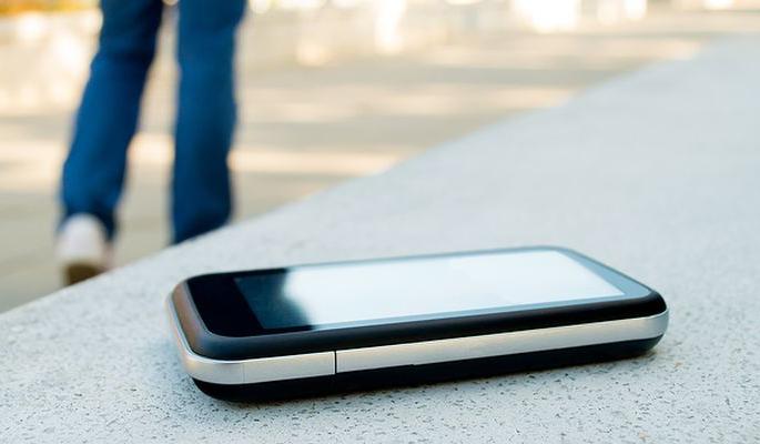 Akolekar loses 2 mobiles a day | अकोलेकर हरवतात दिवसाला २ मोबाइल