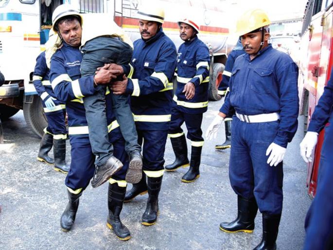 Demonstrations of chemical accident from Municipal Corporation | महापालिकेकडून रासायनिक अपघाताचे प्रात्यक्षिक