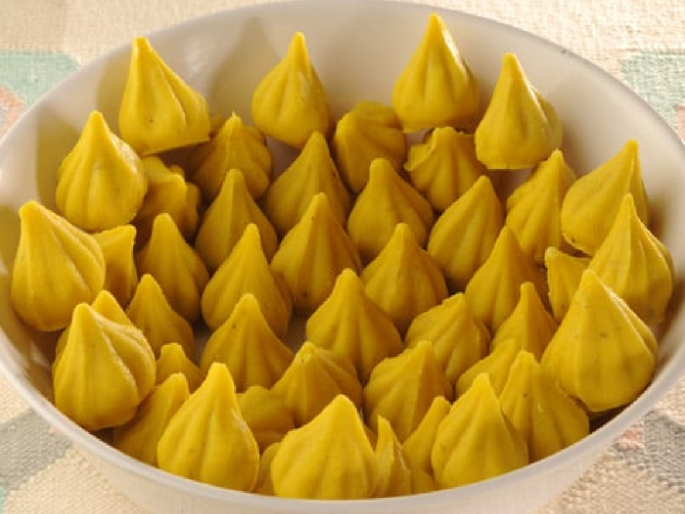 Should Ganesh Mandals take precautions while distributing Prasad? Instructions issued by the Food and Drug Administration | प्रसाद वाटप करताना गणेश मंडळांनी काय खबरदारी घ्यावी? Should Ganesh Mandals take precautions while distributing Prasad? Instructions issued by the Food and Drug Administration | प्रसाद वाटप करताना गणेश मंडळांनी काय खबरदारी घ्यावी?