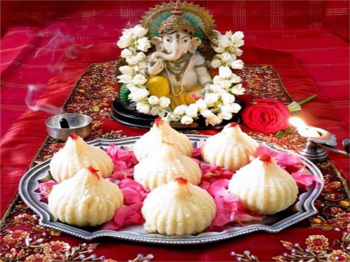 Bappa Moraya! Sale of '1.5 lakh' Modaks on the first day of Ganeshotsav in Pune | बाप्पा मोरया! पुण्यात गणेशोत्सवाच्या पहिल्या दिवशी 'दीड लाख' मोदकांची विक्री Bappa Moraya! Sale of '1.5 lakh' Modaks on the first day of Ganeshotsav in Pune | बाप्पा मोरया! पुण्यात गणेशोत्सवाच्या पहिल्या दिवशी 'दीड लाख' मोदकांची विक्री