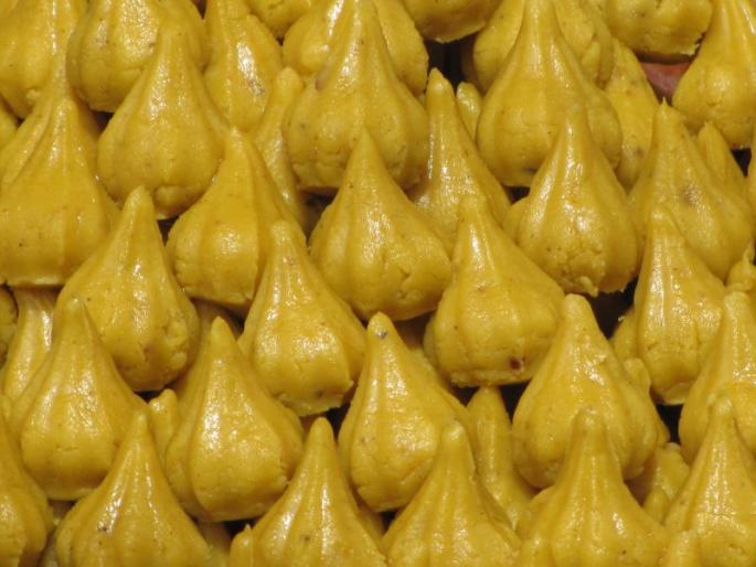 FDA looks at Ganeshotsav ceremony Prasad: action on adulterated food | गणेशोत्सवाच्या प्रसादावर एफडीएची नजर : भेसळीच्या खाद्यपदार्थांवर होणार कारवाई FDA looks at Ganeshotsav ceremony Prasad: action on adulterated food | गणेशोत्सवाच्या प्रसादावर एफडीएची नजर : भेसळीच्या खाद्यपदार्थांवर होणार कारवाई