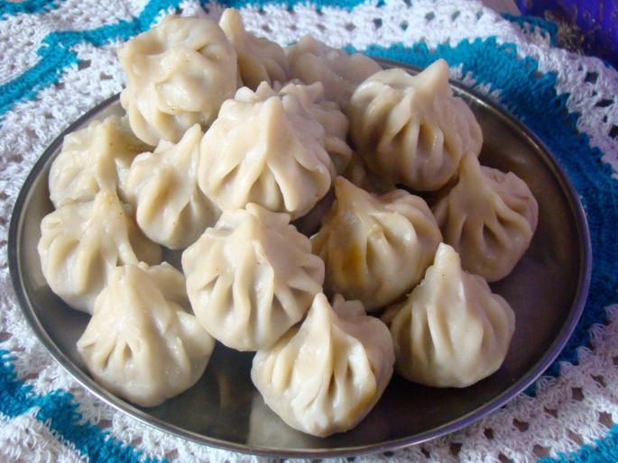 Ganesh Chaturthi 2019 : Health benefits of eating modak on ganesh chaturthi | Ganesh Chaturthi 2019 : गणेशोत्सवात भरपूर मोदक खाण्याचा लूटा आनंद अन् आरोग्यही राहील चांगलं Ganesh Chaturthi 2019 : Health benefits of eating modak on ganesh chaturthi | Ganesh Chaturthi 2019 : गणेशोत्सवात भरपूर मोदक खाण्याचा लूटा आनंद अन् आरोग्यही राहील चांगलं
