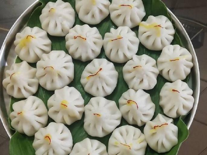 ganpati Bappa's Favorite Modaks Turnover Over 10 Lakhs; Modak also reached abroad | बाप्पाचा आवडत्या मोदकांची उलाढाल १० लाखांवर; परदेशातही पोहोचले मोदक ganpati Bappa's Favorite Modaks Turnover Over 10 Lakhs; Modak also reached abroad | बाप्पाचा आवडत्या मोदकांची उलाढाल १० लाखांवर; परदेशातही पोहोचले मोदक