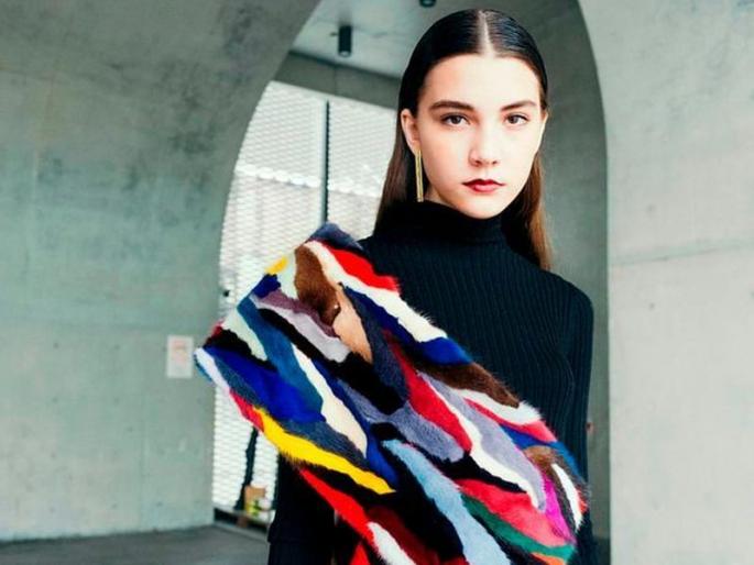 Death of 15-year-old model due to excessive work In china | पंधरा वर्षीय मॉडेलचा कामाच्या अतिताणामुळे मृत्यू Death of 15-year-old model due to excessive work In china | पंधरा वर्षीय मॉडेलचा कामाच्या अतिताणामुळे मृत्यू