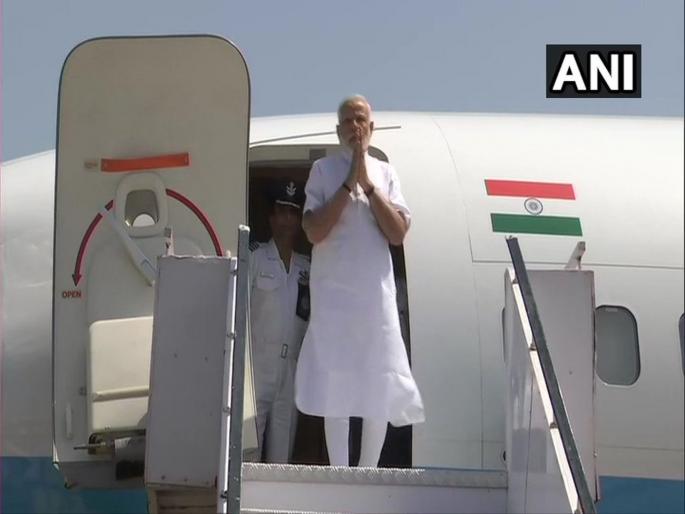 Hundreds Cheer As PM Modi Visits Varanasi To Say 'Thank You' | लोकसभेतील विजयानंतर नरेंद्र मोदींची वाराणसीत धन्यवाद रॅली Hundreds Cheer As PM Modi Visits Varanasi To Say 'Thank You' | लोकसभेतील विजयानंतर नरेंद्र मोदींची वाराणसीत धन्यवाद रॅली