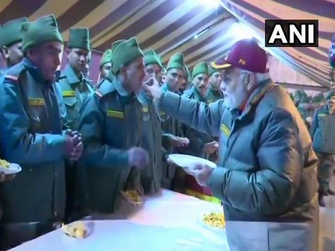 pm narendra modi in rajouri sector loc for diwali 2019 celebration with jawan | पंतप्रधान नरेंद्र मोदी जवानांसोबत साजरी करणार दिवाळी  pm narendra modi in rajouri sector loc for diwali 2019 celebration with jawan | पंतप्रधान नरेंद्र मोदी जवानांसोबत साजरी करणार दिवाळी
