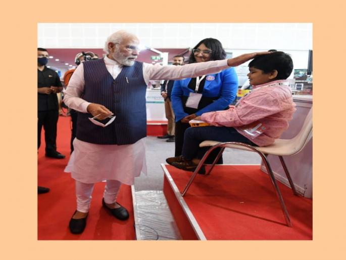 Finally the Prime Minister narendra modi met me and spoke to me in Marathi said the blind Prathamesh | "अखेर पंतप्रधान भेटले अन् माझ्याशी मराठीतून बाेलले", दृष्टिहीन प्रथमेशने सांगितला मोदींच्या भेटीचा अनुभव Finally the Prime Minister narendra modi met me and spoke to me in Marathi said the blind Prathamesh | "अखेर पंतप्रधान भेटले अन् माझ्याशी मराठीतून बाेलले", दृष्टिहीन प्रथमेशने सांगितला मोदींच्या भेटीचा अनुभव