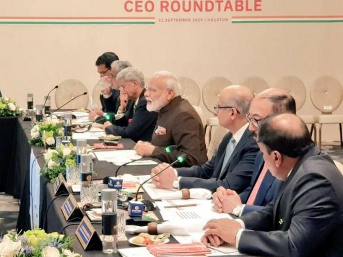 Modi meets with CEOs of US energy companies | अमेरिकेतील ऊर्जा कंपन्यांच्या सीईओंसोबत मोदींची बैठक Modi meets with CEOs of US energy companies | अमेरिकेतील ऊर्जा कंपन्यांच्या सीईओंसोबत मोदींची बैठक