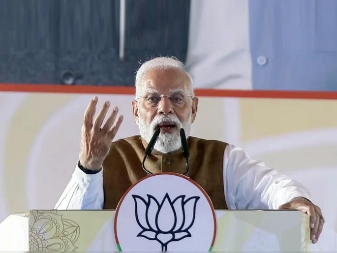 Bihar Assembly Elections 2 princes from the most corrupt family are abusing me, both are out on bail in scam worth thousands of crores PM Modi's attack rahul gandhi tejaswi yadav | सर्वात भ्रष्ट कुटुंबातील 2 युवराज मला शिव्या देतायेत, दोघेही हजारो कोटींच्या घोटाळ्यात जामिनावर; मोदींचा हल्लाबोल 