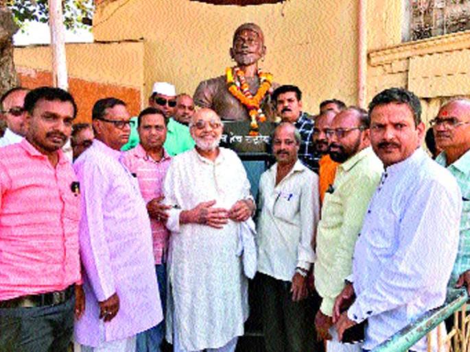 Prime Minister's brother Amrit Modi took a dignified view of Bhimashankar | पंतप्रधानांचे बंधू अमृत मोदी यांनी घेतले भीमाशंकराचे दर्शन Prime Minister's brother Amrit Modi took a dignified view of Bhimashankar | पंतप्रधानांचे बंधू अमृत मोदी यांनी घेतले भीमाशंकराचे दर्शन