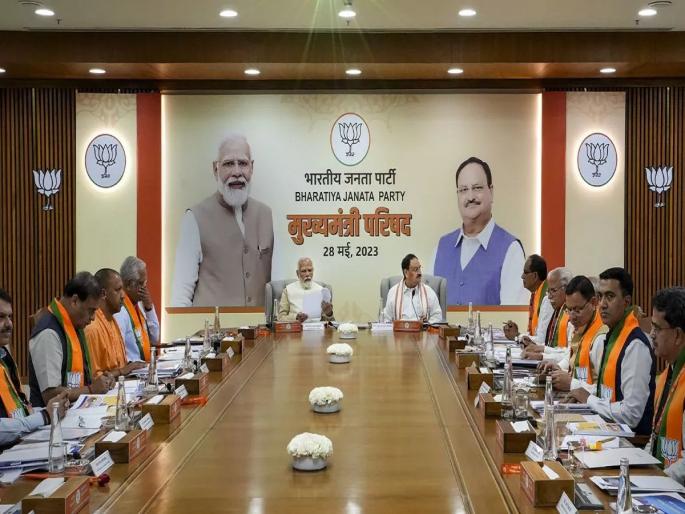 pm narendra modi holds meeting with cms of bjp ruled states in delhi | नरेंद्र मोदींनी भाजपशासित राज्यांच्या मुख्यमंत्र्यांची घेतली भेट, लोकसभा निवडणुकीसह 'या' मुद्द्यांवर चर्चा pm narendra modi holds meeting with cms of bjp ruled states in delhi | नरेंद्र मोदींनी भाजपशासित राज्यांच्या मुख्यमंत्र्यांची घेतली भेट, लोकसभा निवडणुकीसह 'या' मुद्द्यांवर चर्चा