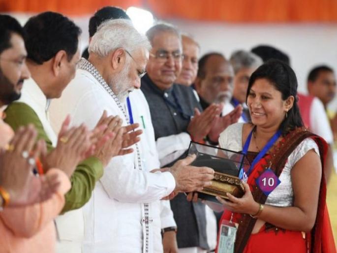 Each family will have their own home in 2022- Modi | प्रत्येक कुटुंबाकडे २०२२ साली असेल स्वत:चे घर- मोदी Each family will have their own home in 2022- Modi | प्रत्येक कुटुंबाकडे २०२२ साली असेल स्वत:चे घर- मोदी