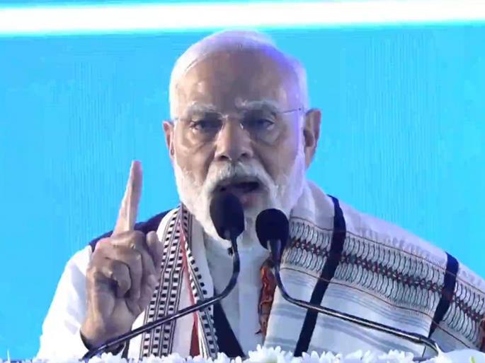 The shadow of violence has fallen over this beautiful region; Prime Minister Narendra Modi in Manipur, said... | या सुंदर प्रदेशावर हिंसाचाराची सावली पडलेली; पंतप्रधान नरेंद्र मोदी मणिपूरमध्ये, म्हणाले... The shadow of violence has fallen over this beautiful region; Prime Minister Narendra Modi in Manipur, said... | या सुंदर प्रदेशावर हिंसाचाराची सावली पडलेली; पंतप्रधान नरेंद्र मोदी मणिपूरमध्ये, म्हणाले...