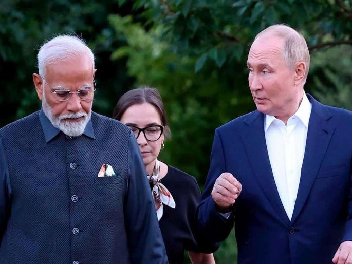 India vs pakistan War: Putin calls PM Modi; Don't spare Pahalgam conspirators | पुतीन यांचा पंतप्रधान मोदी यांना फोन; पहलगाम कट रचणाऱ्यांना सोडू नका India vs pakistan War: Putin calls PM Modi; Don't spare Pahalgam conspirators | पुतीन यांचा पंतप्रधान मोदी यांना फोन; पहलगाम कट रचणाऱ्यांना सोडू नका