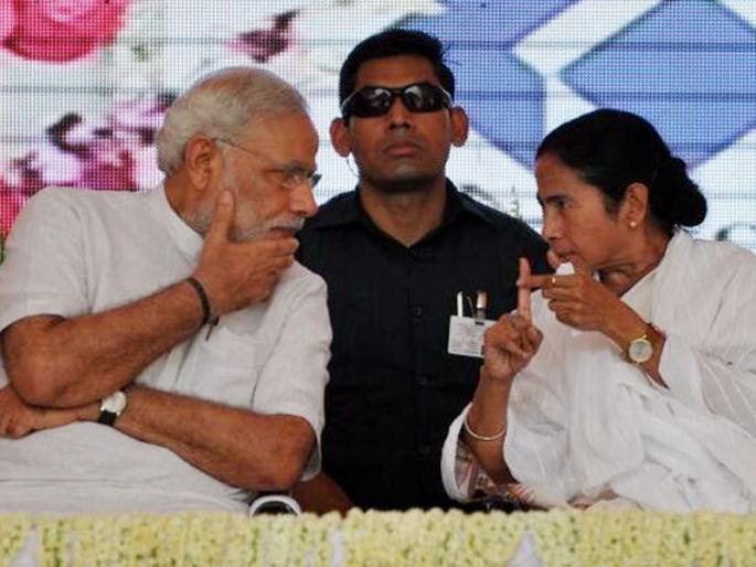 West Bengal CM Mamata Banerjee received PM Narendra Modi in Shanti Niketan | सोनिया-मायांशी हात मिळवणाऱ्या ममतांना मोदींनी दाखवला 'योग्य रस्ता'! West Bengal CM Mamata Banerjee received PM Narendra Modi in Shanti Niketan | सोनिया-मायांशी हात मिळवणाऱ्या ममतांना मोदींनी दाखवला 'योग्य रस्ता'!