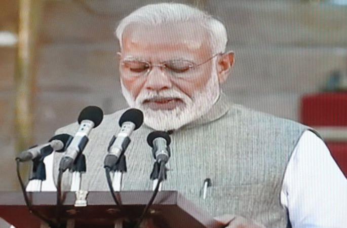 Narendra Modi's second innings begins with 57 ministers | ५७ मंत्र्यांसह नरेंद्र मोदी यांच्या दुसऱ्या इनिंगला सुरुवात! Narendra Modi's second innings begins with 57 ministers | ५७ मंत्र्यांसह नरेंद्र मोदी यांच्या दुसऱ्या इनिंगला सुरुवात!