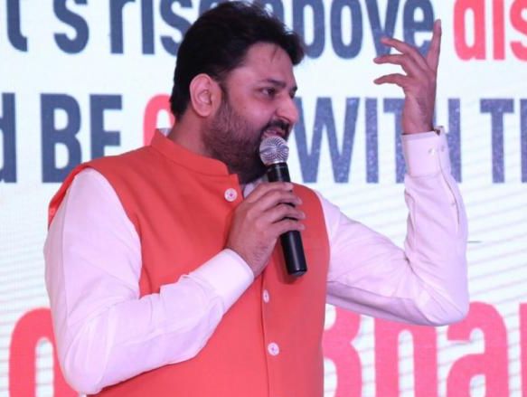 Mohit Kamboj becomes Mohit 'Indian' | मोहित कंबोज बनले मोहित ‘भारतीय’ Mohit Kamboj becomes Mohit 'Indian' | मोहित कंबोज बनले मोहित ‘भारतीय’