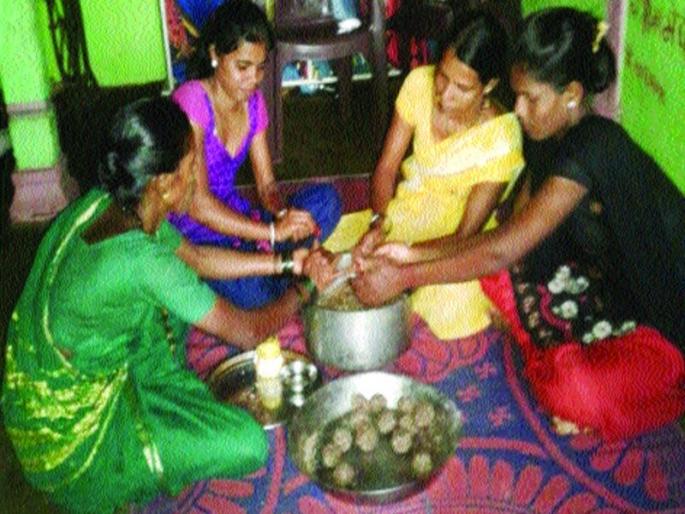 Now, Moha's flowers are laddu, best option on malnutrition? | आता मोहाच्या फुलांपासून लाडू, कुपोषणावर उत्तम पर्याय ? Now, Moha's flowers are laddu, best option on malnutrition? | आता मोहाच्या फुलांपासून लाडू, कुपोषणावर उत्तम पर्याय ?