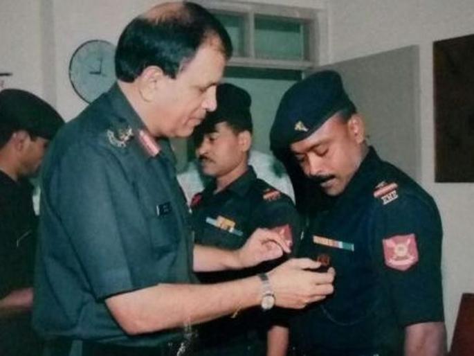 Shocking The Assam Police sent the former man as intruders in Bangladesh | धक्कादायक! माजी जवानाला बांगलादेशातील घुसखोर ठरवून आसाम पोलिसांनी पाठवली नोटीस Shocking The Assam Police sent the former man as intruders in Bangladesh | धक्कादायक! माजी जवानाला बांगलादेशातील घुसखोर ठरवून आसाम पोलिसांनी पाठवली नोटीस