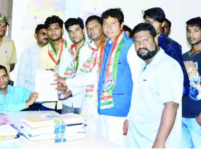 Congress office staged a protest against the office of the Collector! | जिल्हाधिकारी कार्यालयावर धडकला काँग्रेस सेवादलाचा मोर्चा! Congress office staged a protest against the office of the Collector! | जिल्हाधिकारी कार्यालयावर धडकला काँग्रेस सेवादलाचा मोर्चा!