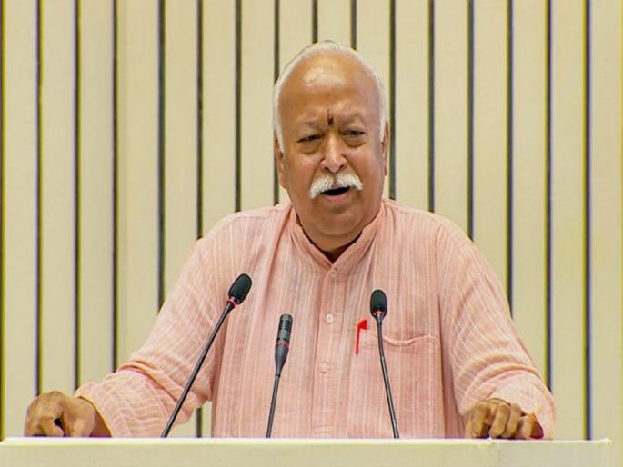 rss chief mohan bhagwat said criminality in convicts reduces amongst those who rear cows | गायींची काळजी घेणार्या कैद्यांमध्ये गुन्हेगारी प्रवृत्ती कमी होते: मोहन भागवत rss chief mohan bhagwat said criminality in convicts reduces amongst those who rear cows | गायींची काळजी घेणार्या कैद्यांमध्ये गुन्हेगारी प्रवृत्ती कमी होते: मोहन भागवत