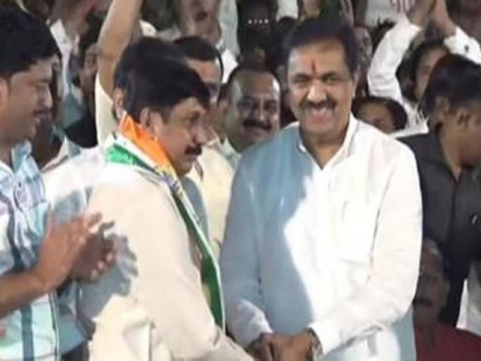 BJP West Maharashtra; Dhairyashil Mohite Patil joins NCP sharad Pawar Group | पश्चिम महाराष्ट्रात भाजपला खिंडार; धैर्यशील मोहिते पाटलांनी हाती घेतली 'तुतारी' BJP West Maharashtra; Dhairyashil Mohite Patil joins NCP sharad Pawar Group | पश्चिम महाराष्ट्रात भाजपला खिंडार; धैर्यशील मोहिते पाटलांनी हाती घेतली 'तुतारी'