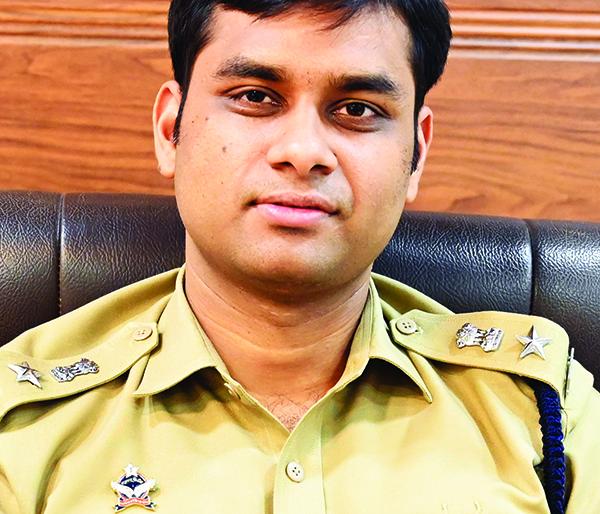Ratnagiri Superintendent of Police Mohit Kumar Garg in Fame India | रत्नागिरीचे पोलीस अधीक्षक मोहितकुमार गर्ग फेम इंडियामध्ये