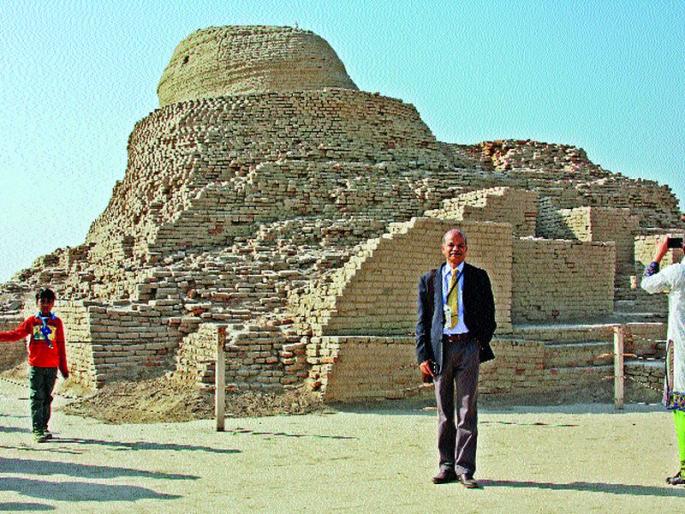 The danger of reaching the Indus, the Mohenjodaro civilization | सिंधू, मोहेंजोदडो संस्कृतीला पोहोचतोय धोका The danger of reaching the Indus, the Mohenjodaro civilization | सिंधू, मोहेंजोदडो संस्कृतीला पोहोचतोय धोका