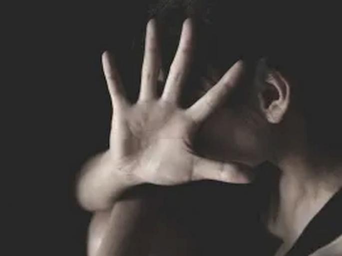 Accused arrested for sexually assaulting a young girl | गतिमंद अल्पवयीन मुलीवर लैंगिक अत्याचार करणाऱ्या आराेपीस अटक Accused arrested for sexually assaulting a young girl | गतिमंद अल्पवयीन मुलीवर लैंगिक अत्याचार करणाऱ्या आराेपीस अटक