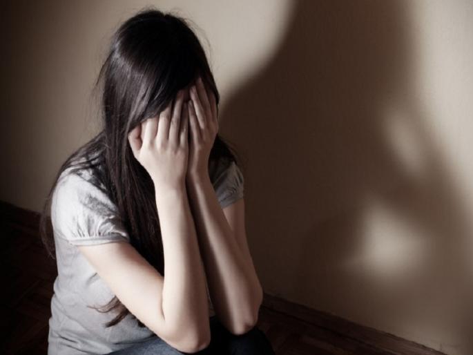 Sexual assault on a minor girl with death threats; Incident in Sinhagad road area | Pune Crime: पुण्यात जिवे मारण्याची धमकी देत अल्पवयीन मुलीवर लैगिंक अत्याचार Sexual assault on a minor girl with death threats; Incident in Sinhagad road area | Pune Crime: पुण्यात जिवे मारण्याची धमकी देत अल्पवयीन मुलीवर लैगिंक अत्याचार