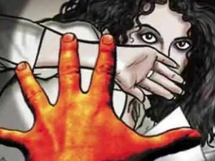 Attempt to hug a young woman: Allegations against cotton broker Agarwal | तरुणीला मिठीत घेण्याचा प्रयत्न : कॉटन ब्रोकर अग्रवालविरुद्ध आरोप Attempt to hug a young woman: Allegations against cotton broker Agarwal | तरुणीला मिठीत घेण्याचा प्रयत्न : कॉटन ब्रोकर अग्रवालविरुद्ध आरोप