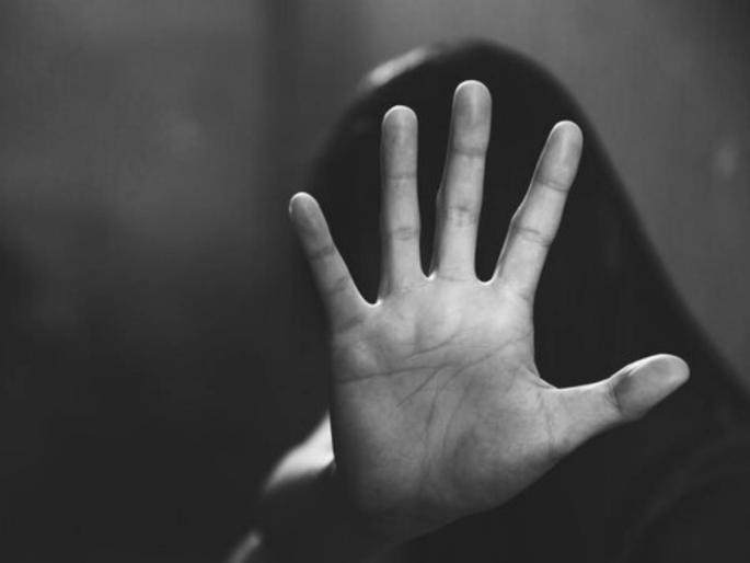 I am also a BJP worker, why injustice to me? Fasting of victim in molestation case | मीही भाजपची कार्यकर्ती, माझ्यावर अन्याय का? विनयभंग प्रकरणी पीडितेचे उपोषण I am also a BJP worker, why injustice to me? Fasting of victim in molestation case | मीही भाजपची कार्यकर्ती, माझ्यावर अन्याय का? विनयभंग प्रकरणी पीडितेचे उपोषण