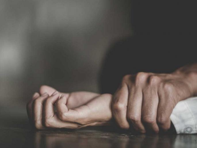 forced with a young woman giving a hot iron fist CRIME NEWS IN PUNE | धक्कादायक! गरम लोखंडी झाऱ्याने चटके देत तरुणीसोबत जबरदस्ती forced with a young woman giving a hot iron fist CRIME NEWS IN PUNE | धक्कादायक! गरम लोखंडी झाऱ्याने चटके देत तरुणीसोबत जबरदस्ती