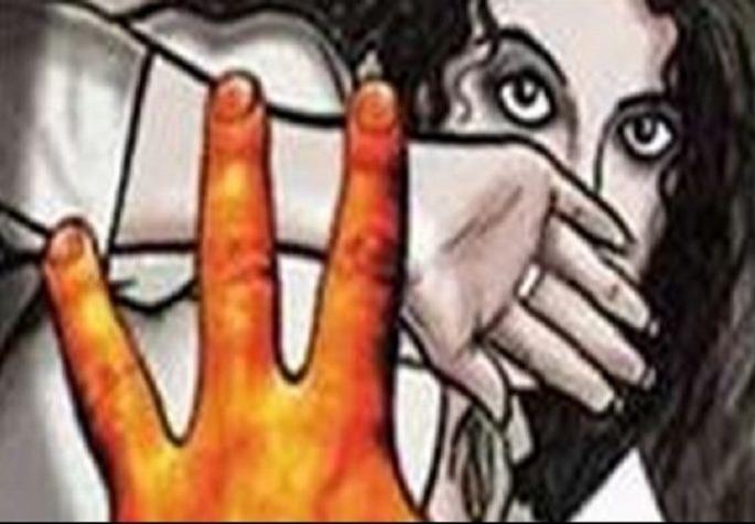 Molestation with law student in Nagpur | नागपुरात विधी अभ्यासक्रमाच्या विद्यार्थिनीसोबत छेडछाड Molestation with law student in Nagpur | नागपुरात विधी अभ्यासक्रमाच्या विद्यार्थिनीसोबत छेडछाड