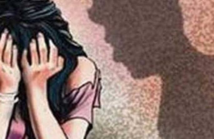 Molestation of a girl, abuse of a woman | किरकोळ वादातून मुलीचा विनयभंग, महिलेला शिवीगाळ Molestation of a girl, abuse of a woman | किरकोळ वादातून मुलीचा विनयभंग, महिलेला शिवीगाळ