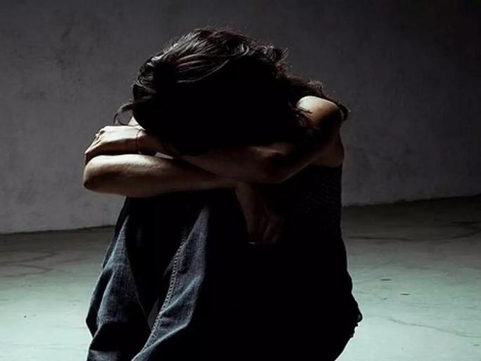 lady home owner Taken to the terrace the outrageous act of a lustful tenant | 'बोलायचे आहे म्हणून टेरेसवर नेले अन्...', वासनांध भाडेकरूचे संतापजनक कृत्य lady home owner Taken to the terrace the outrageous act of a lustful tenant | 'बोलायचे आहे म्हणून टेरेसवर नेले अन्...', वासनांध भाडेकरूचे संतापजनक कृत्य