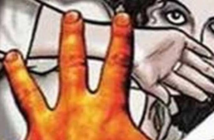 Offense against youth who molested a girl | युवतीचा विनयभंग करणाऱ्याविरुध्द गुन्हा