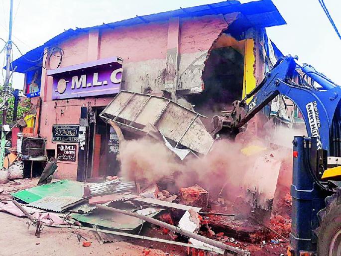 the Illegal construction of ML canteen demolished of eateries in mominpura nagpur | खवय्यांचा मोमिनपुऱ्यातील ठिय्या भुईसपाट; एमएल कॅन्टीनवर चालला बुलडोझर