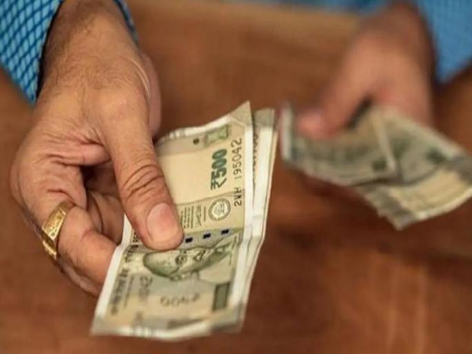 3,000 bribe accepted by private agent for Talatha of Baramati Caught red-handed in Talathi office | बारामतीच्या तलाठयासाठी खाजगी एजंटने स्वीकारली ३ हजारांची लाच; तलाठी कार्यालयातच पकडले रंगेहाथ 3,000 bribe accepted by private agent for Talatha of Baramati Caught red-handed in Talathi office | बारामतीच्या तलाठयासाठी खाजगी एजंटने स्वीकारली ३ हजारांची लाच; तलाठी कार्यालयातच पकडले रंगेहाथ