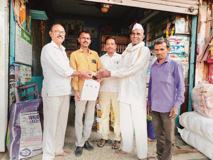 Admirable! 23 thousand rupees which was mistakenly returned to Phonepay | कौतुकास्पद! फोनपेवर चुकून आलेले २३ हजार रुपये केले परत Admirable! 23 thousand rupees which was mistakenly returned to Phonepay | कौतुकास्पद! फोनपेवर चुकून आलेले २३ हजार रुपये केले परत