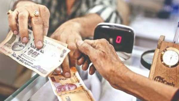 Project consultant arrested in Malshiras Nagar Panchayat office while accepting bribe | लाच स्वीकारताना माळशिरस नगरपंचायत कार्यालयातील प्रकल्प सल्लागार जाळ्यात