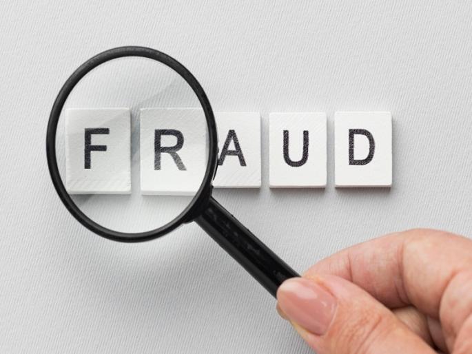 fraud father bone immersion car theft lonikand police | वडिलांच्या अस्थी विसर्जनासाठी कार घेऊन गेला तो पुन्हा आलाच नाही...; गुन्हा दाखल fraud father bone immersion car theft lonikand police | वडिलांच्या अस्थी विसर्जनासाठी कार घेऊन गेला तो पुन्हा आलाच नाही...; गुन्हा दाखल