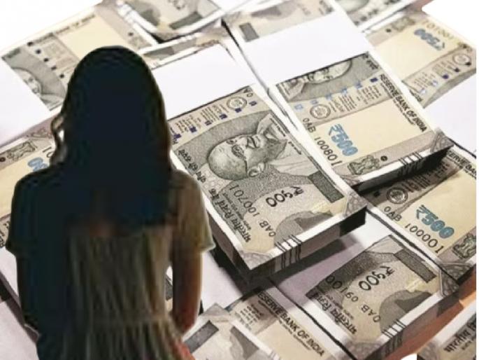 Arpita Wadkar The girlfriend of clerk Harsh Kumar, who committed a scam worth 21 crores, was investigate up all day long | करोडोंचा घोटाळा करणाऱ्या क्लर्क हर्षकुमारच्या मैत्रिणीची दिवसभर झाडाझडती Arpita Wadkar The girlfriend of clerk Harsh Kumar, who committed a scam worth 21 crores, was investigate up all day long | करोडोंचा घोटाळा करणाऱ्या क्लर्क हर्षकुमारच्या मैत्रिणीची दिवसभर झाडाझडती
