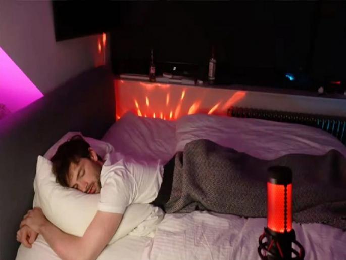 Live Streaming: man turns on camera before sleeping and earn money by live video | Live Streaming: रात्री झोपण्यापूर्वी ऑन करतो कॅमेरा, सकाळी उठण्यापूर्वी खात्यात येतात लाखो रुपये