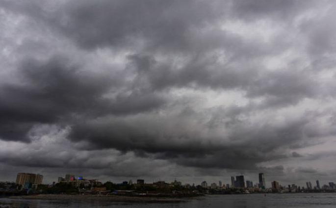 The slowdown in the monsoon is likely to increase the backlog | मान्सूनच्या संथ गतीने बॅकलॉग वाढण्याची शक्यता The slowdown in the monsoon is likely to increase the backlog | मान्सूनच्या संथ गतीने बॅकलॉग वाढण्याची शक्यता