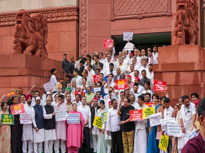 Opposition aggressive over voter list; Work stalled on second day of monsoon session | मतदार यादीवरून विरोधक आक्रमकच; पावसाळी अधिवेशनाच्या दुसऱ्या दिवशी कामकाज ठप्प Opposition aggressive over voter list; Work stalled on second day of monsoon session | मतदार यादीवरून विरोधक आक्रमकच; पावसाळी अधिवेशनाच्या दुसऱ्या दिवशी कामकाज ठप्प