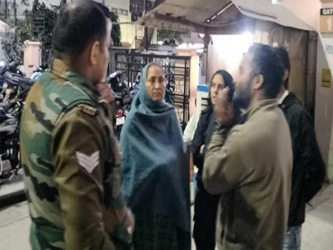 Four year old innocent made a video call to her grandmother and said that Papa killed Mummy | "पप्पाने मम्मीला लटकवले, ती बोलत नाहीये"; मुलीने व्हिडिओ कॉल करून आजीला दाखवला आईचा मृतदेह Four year old innocent made a video call to her grandmother and said that Papa killed Mummy | "पप्पाने मम्मीला लटकवले, ती बोलत नाहीये"; मुलीने व्हिडिओ कॉल करून आजीला दाखवला आईचा मृतदेह