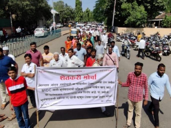 In Phaltan taluka, the process of land acquisition of agricultural land in the villages of Mirgaon, Nandal and Dhavalewadi is underway | 'अतिरिक्त भूसंपादन शेतकऱ्यांवर अन्यायकारक', फलटण तालुक्यातील शेतकऱ्यांचा तीव्र विरोध In Phaltan taluka, the process of land acquisition of agricultural land in the villages of Mirgaon, Nandal and Dhavalewadi is underway | 'अतिरिक्त भूसंपादन शेतकऱ्यांवर अन्यायकारक', फलटण तालुक्यातील शेतकऱ्यांचा तीव्र विरोध