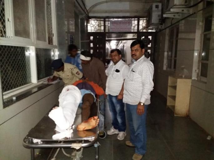 Godman! Support of total 127 family from Bill save of Rs 25 lakh 82 during lockdown to unlock | देवमाणूस! 'लॉकडाऊन ते अनलॉक'मध्ये तब्बल २५ लाख ८२ रुपयांचे बिल माफ करत १२७ गरीब कुटुंबांना दिलासा Godman! Support of total 127 family from Bill save of Rs 25 lakh 82 during lockdown to unlock | देवमाणूस! 'लॉकडाऊन ते अनलॉक'मध्ये तब्बल २५ लाख ८२ रुपयांचे बिल माफ करत १२७ गरीब कुटुंबांना दिलासा